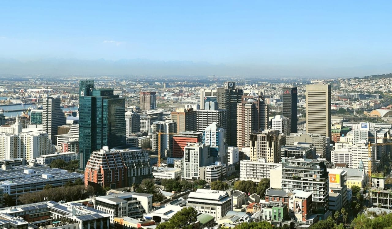 Cape Town Aerial  Vew  with iconc landmarks